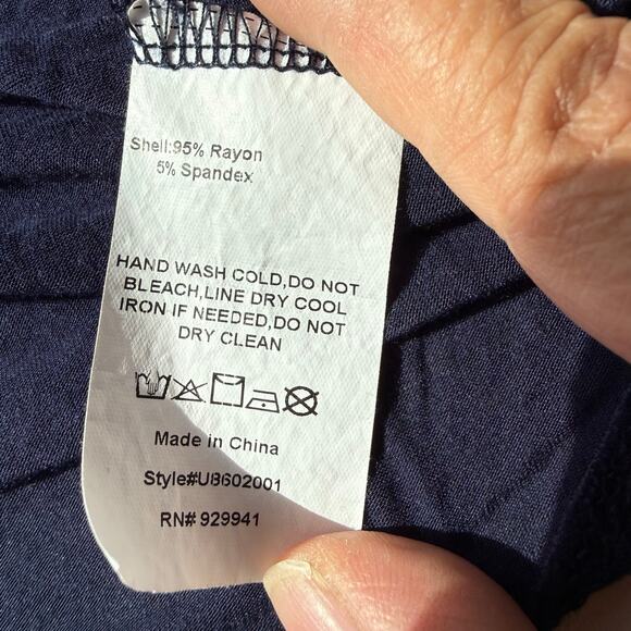 Simple eggplant shortsleeved tshirt size XL A few small blemishes - Picture 5 of 6